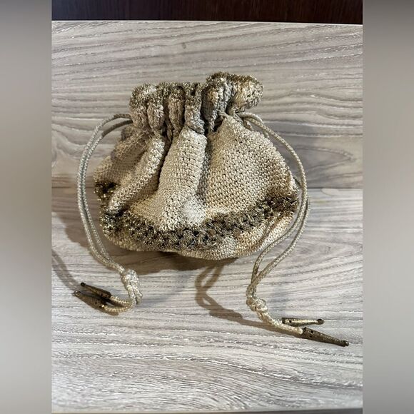 Hananel Cream and gold crochet handbag purse - Picture 1 of 7